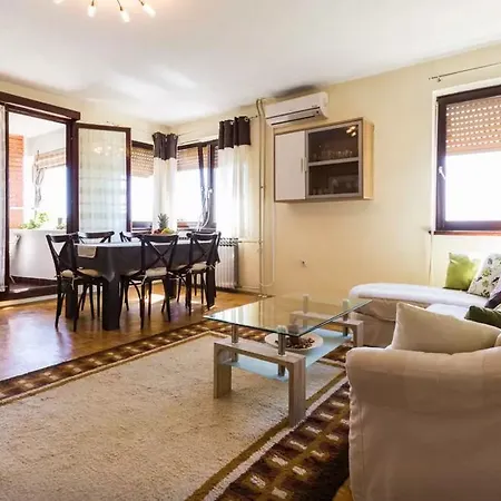 Apartamento Maraska *